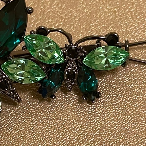 Green gemstone Butterfly Hair Grip - Picture 4 of 16